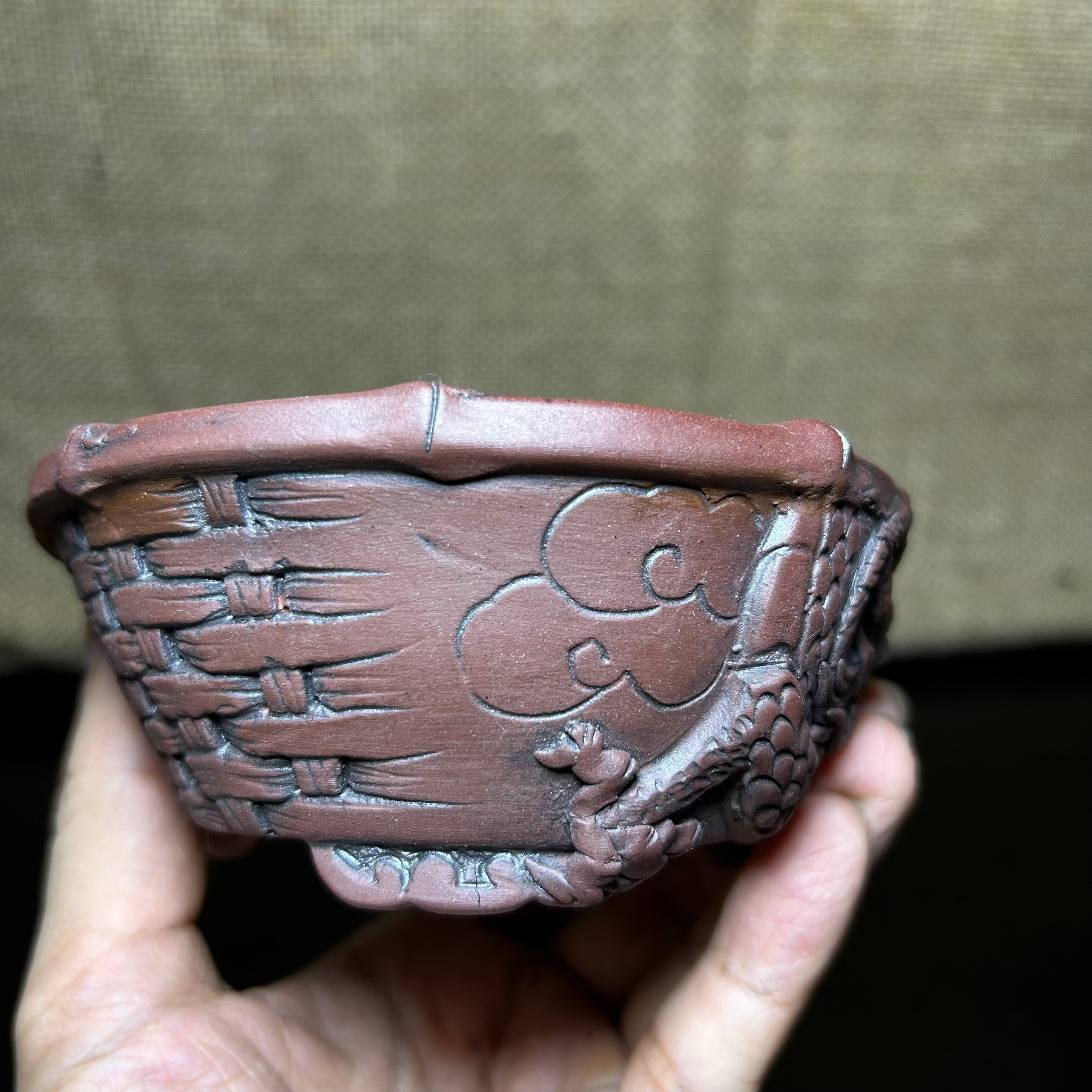 Dragon sculpture bonsai pot, Ceramic, 4 legs sculpture in the shape of a cloud