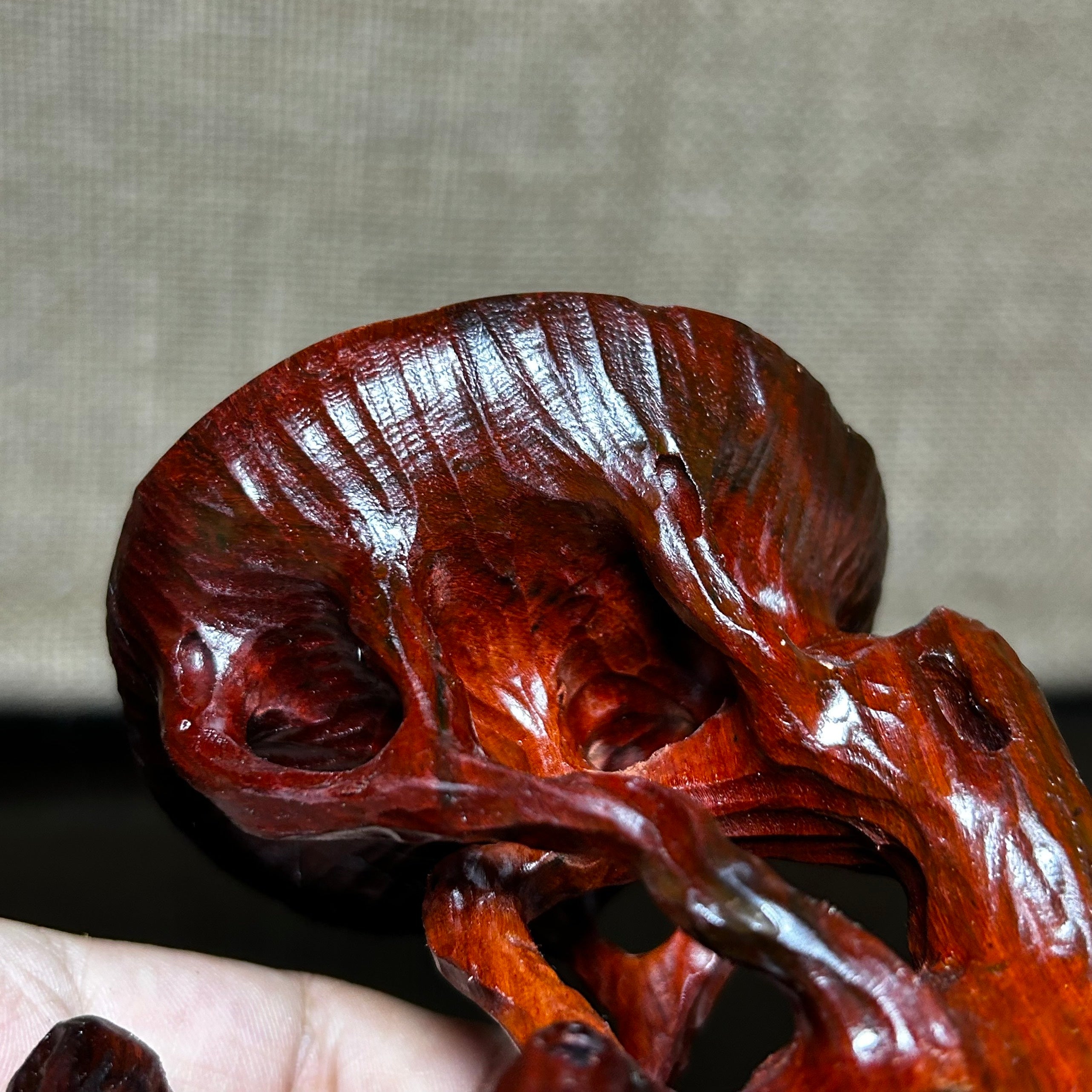 Wood display stand, made of Padauk, handmade sculpture, core wood, size 5.1"